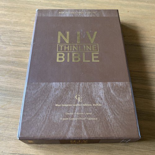 NIV, Value Thinline Bible, Large Print, Leathersoft, Brown, Comfort Print