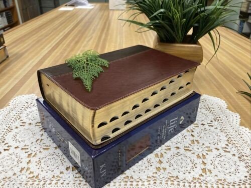 KJV Life Application Study Bible-Large Print by Tyndale Thumb indexed Brown